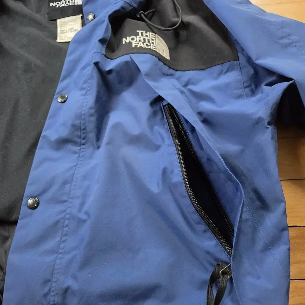 The North Face Men’s Large GORE‑TEX Waterproof Hooded Shell Jacket Blue Black
